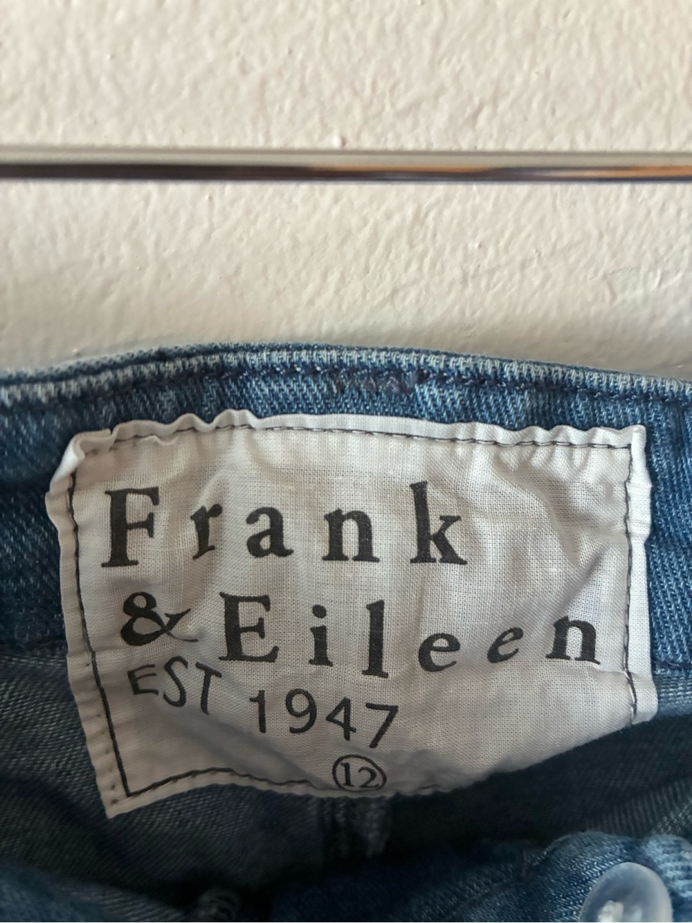 Frank & Eileen Jameson Blue Denim Jogger Jeans Womens size 12 - Picture 3 of 4
